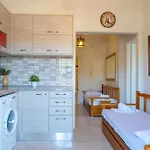 Daire Seaside Corner By Golden Host