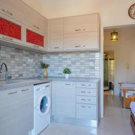 Seaside Corner By Golden Host